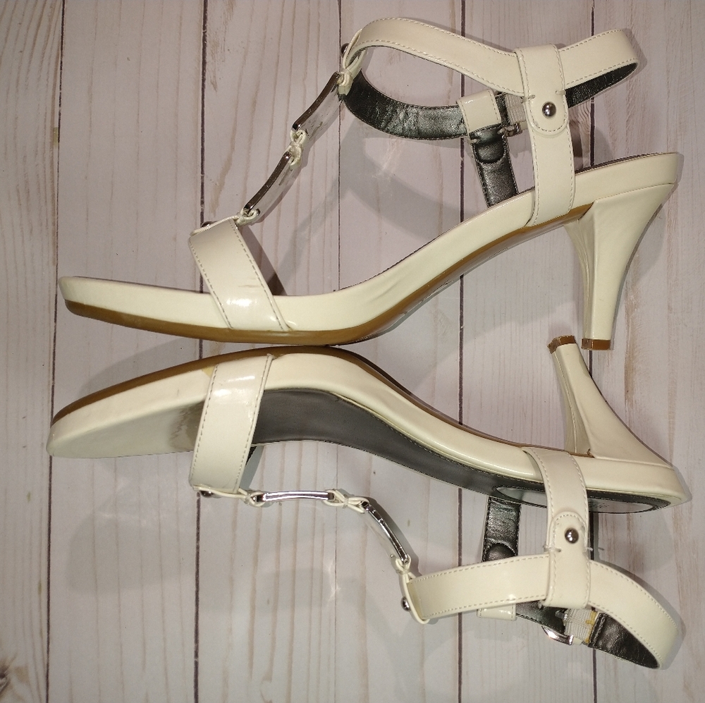 Alfani Patent white sz 10 sandal w silver accents